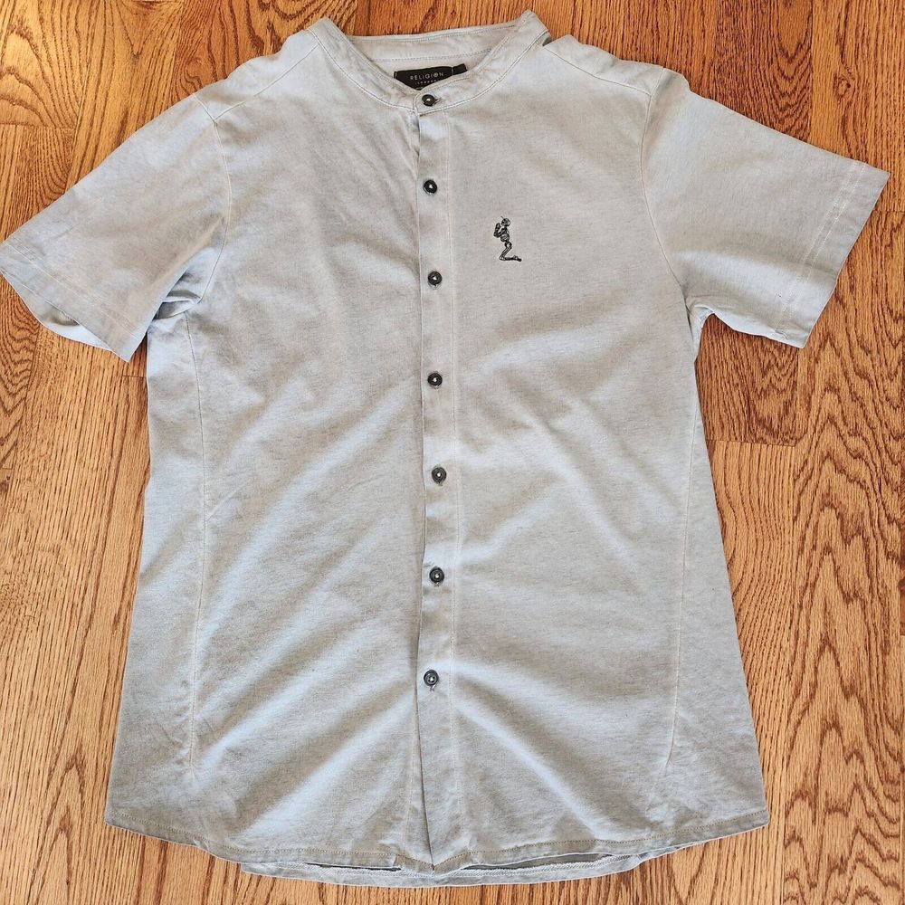 Religion Clothing Gray Button Down Shirt Praying Skeleton Kneeling Size Small